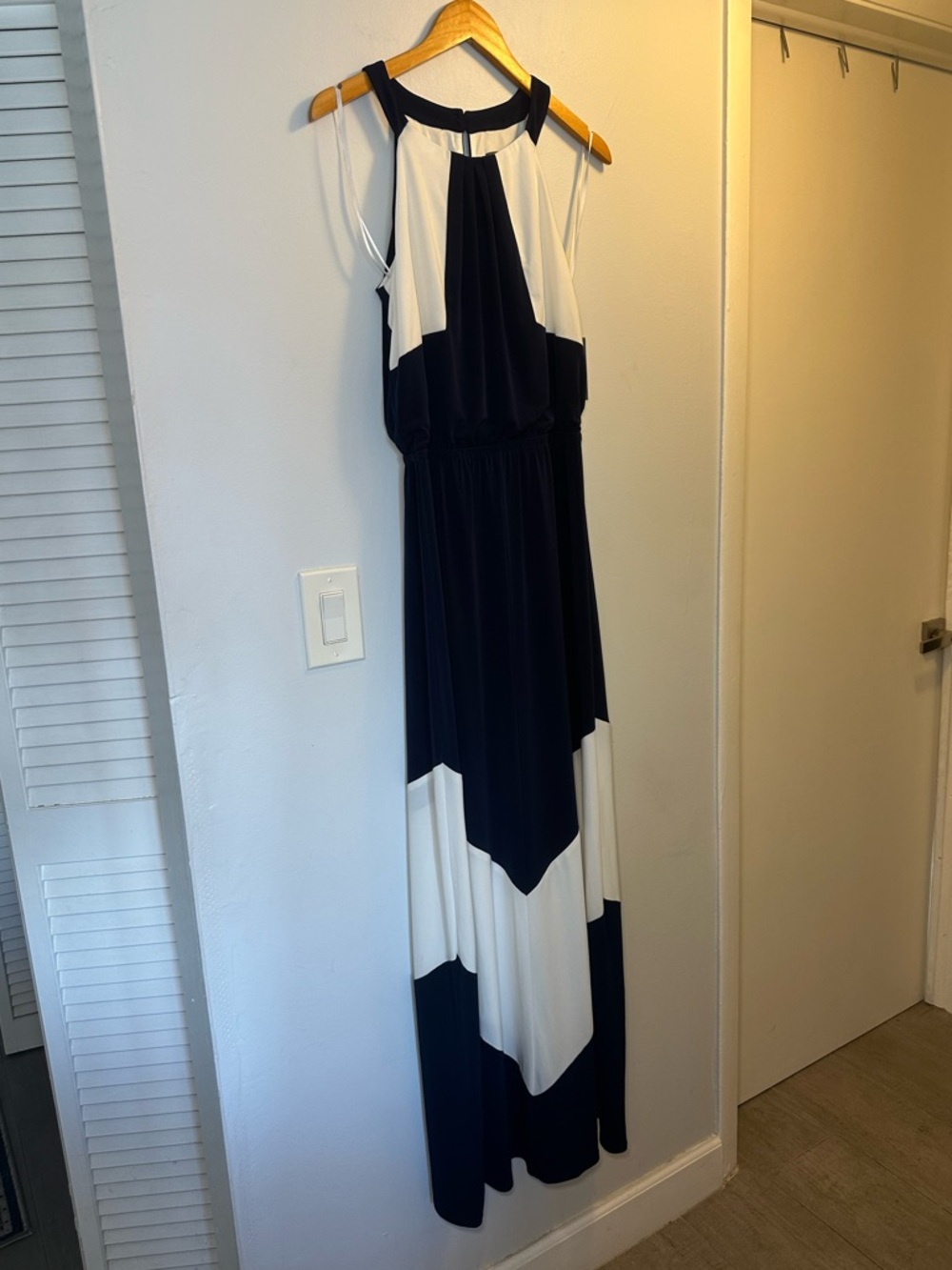 NWT Vince Camuto Navy and White Colorblock Halter Maxi Dress